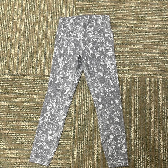 lululemon athletica Pants - Lululemon Wunder Train leggings